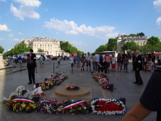 Wreath laying at the Arc de Triomphe