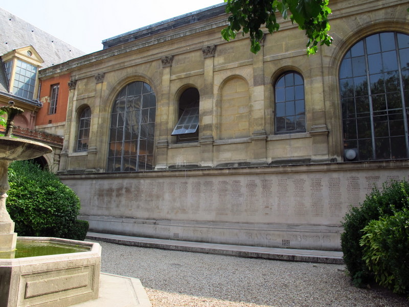 war memorial roll at ecole des beaux arts buildings paris